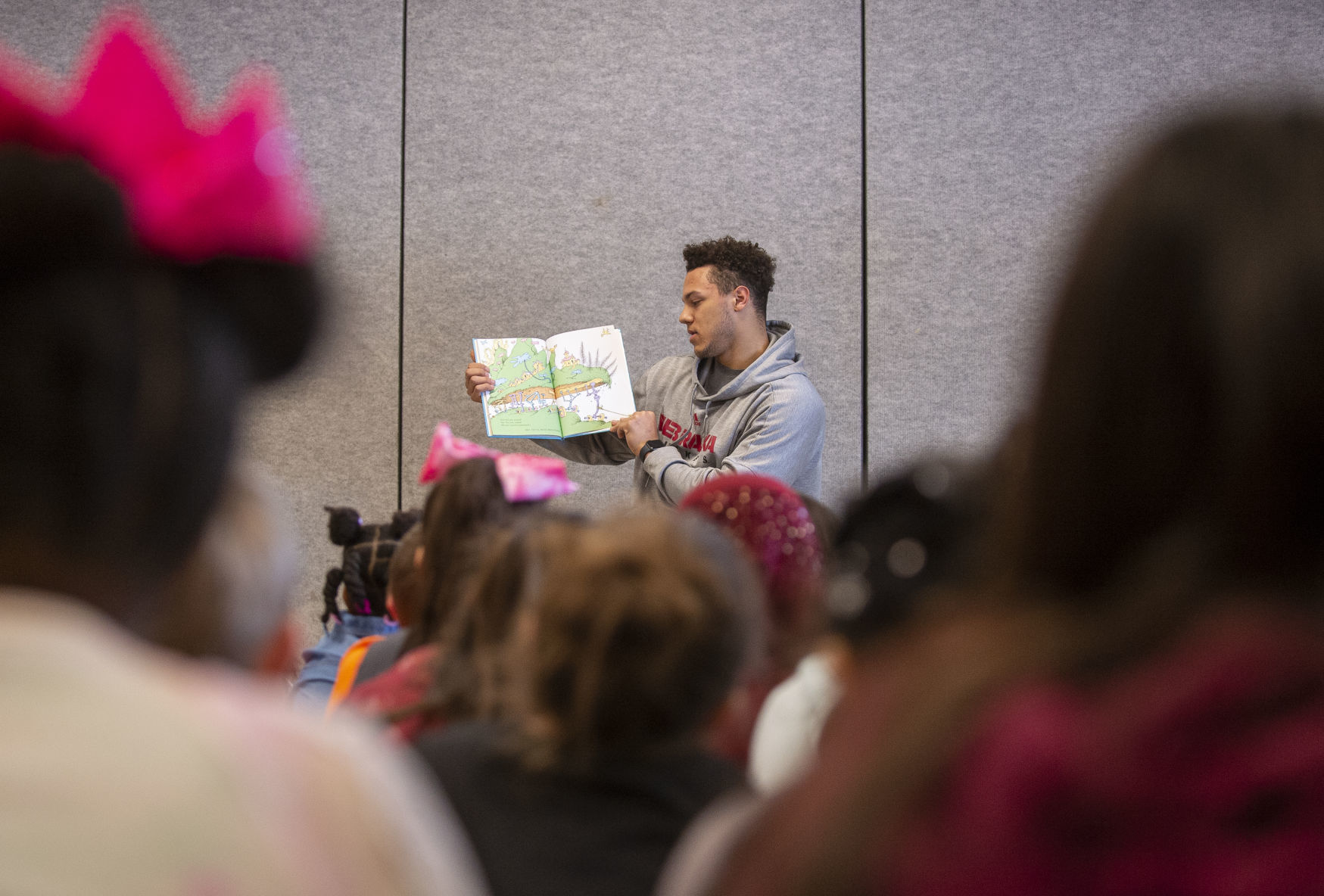 QB Reads to Students 3.1